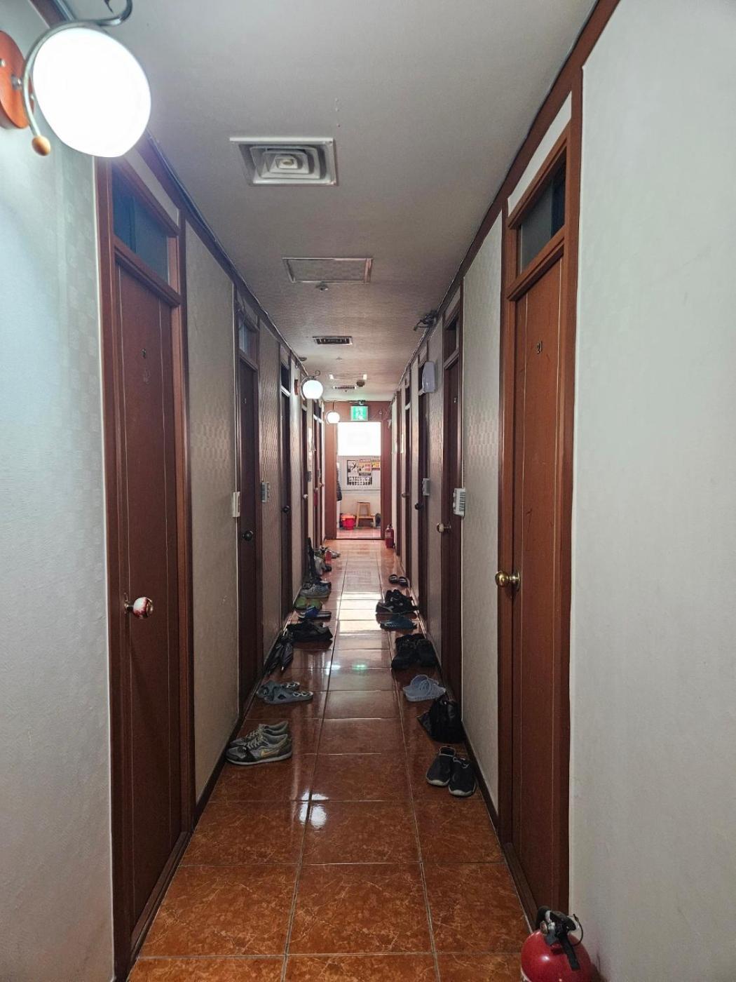 Mokhwatel Hostel Busan Exterior foto